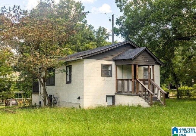 2207 4th E Pl