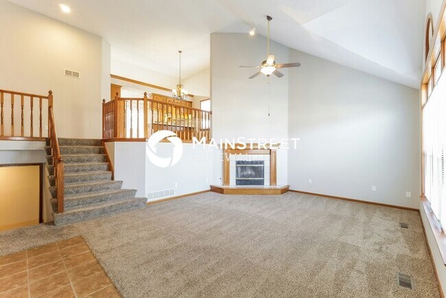 Photo - 15520 Apache St