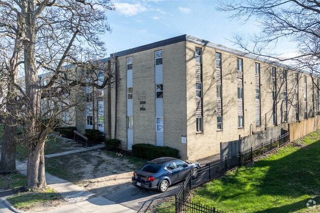 Photo - Catalpa Manor Apartments