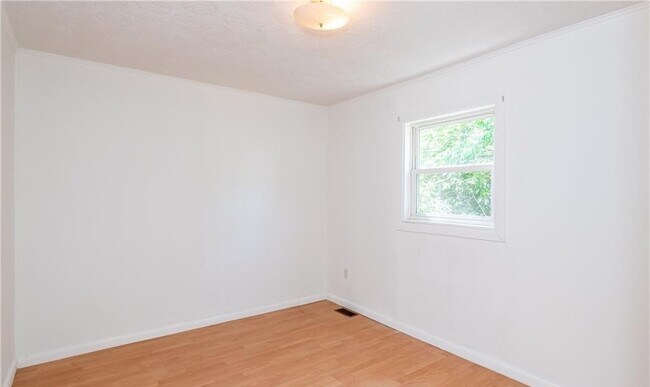 Building Photo - 57 Walbrook Ave
