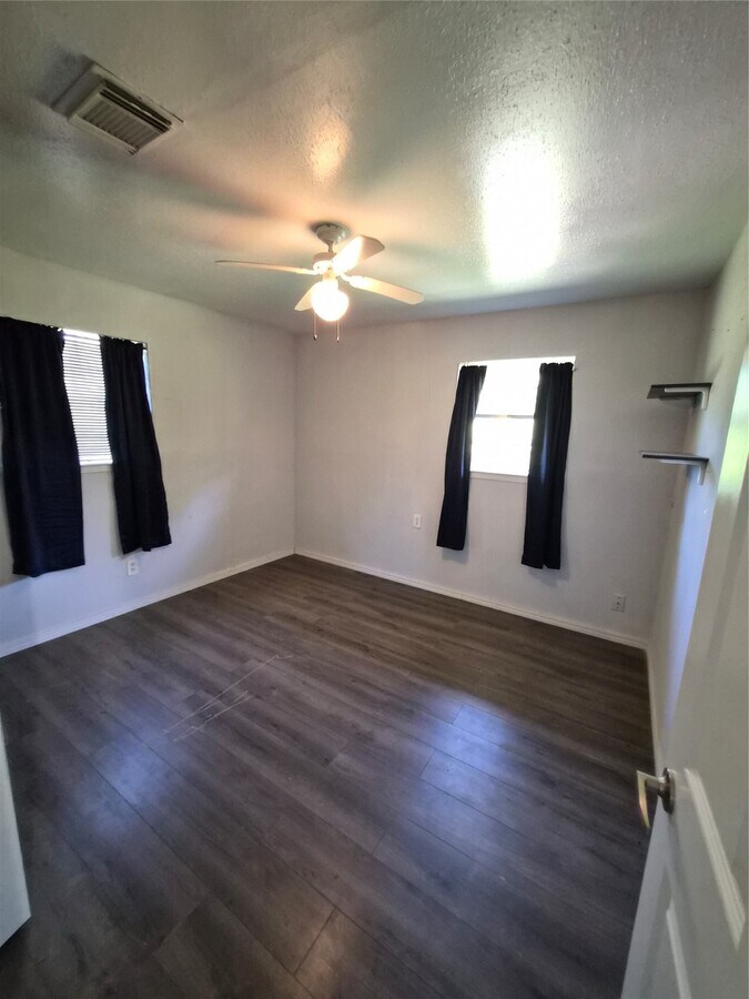 Photo - 12335 Roy Rd