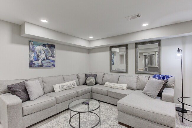 LIving room 2 - 4340 Lake Laurel Dr SE Unit B