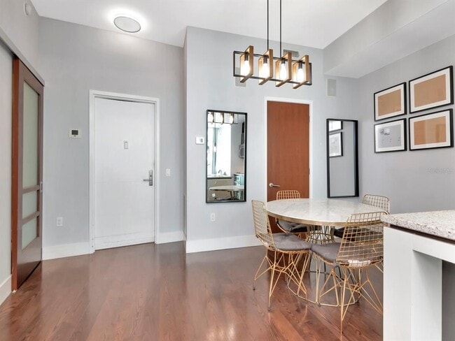 Photo - 111 N 12th St Unidad 1821