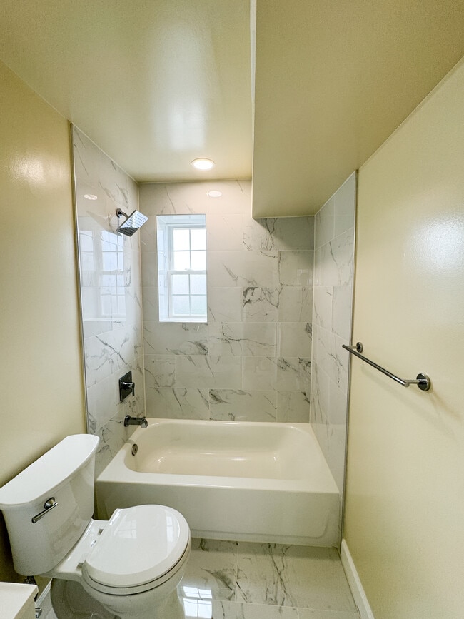 Photo - 921 52nd St NE Unidad 102 and 301