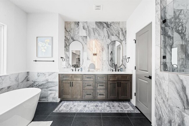 Photo - 6827 Cadillac St