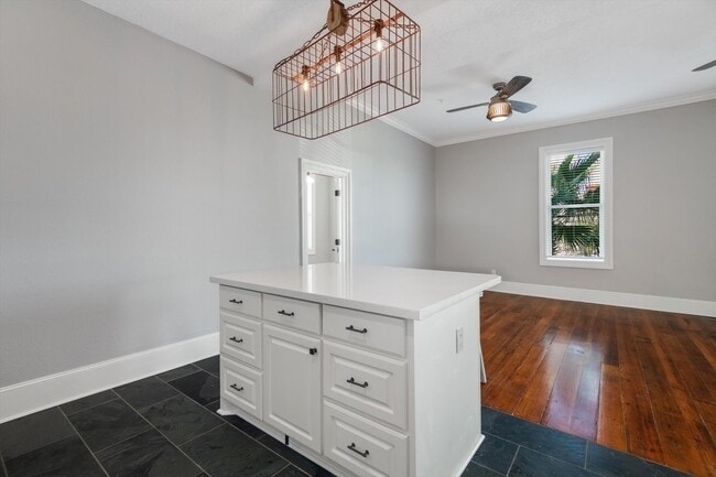 Photo - 405 24th St Unit 202