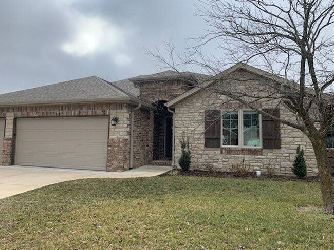 Photo - Beautiful Open Layout 3 Bedroom 2 Bath 3 C...