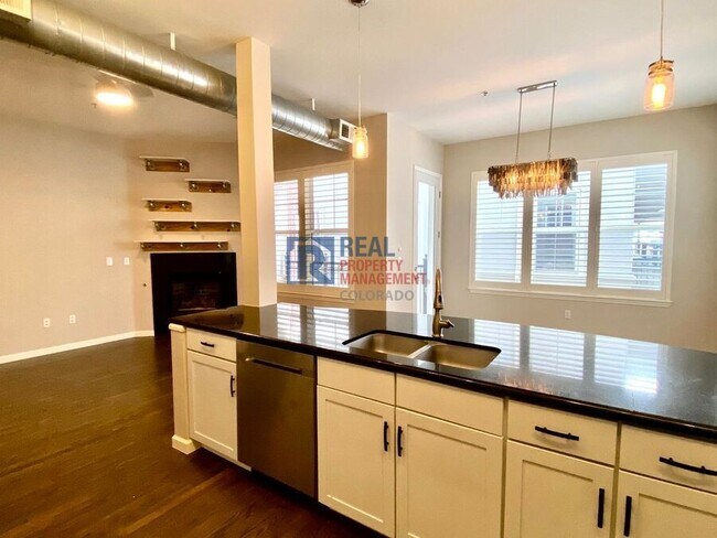 Photo - 1489 Steele St Unidad 205