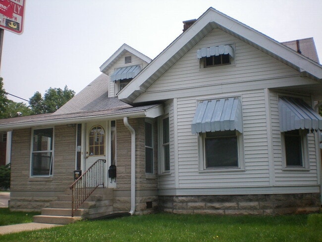 Building Photo - 515 S Fess Ave Unit 515 Fess Ave.