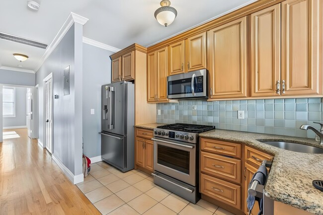 Photo - 437 2nd St Unit 2