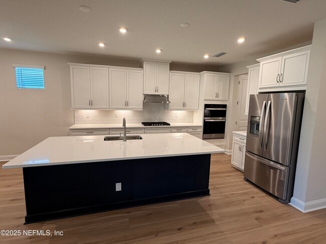 Photo - 381 Pelton Pl