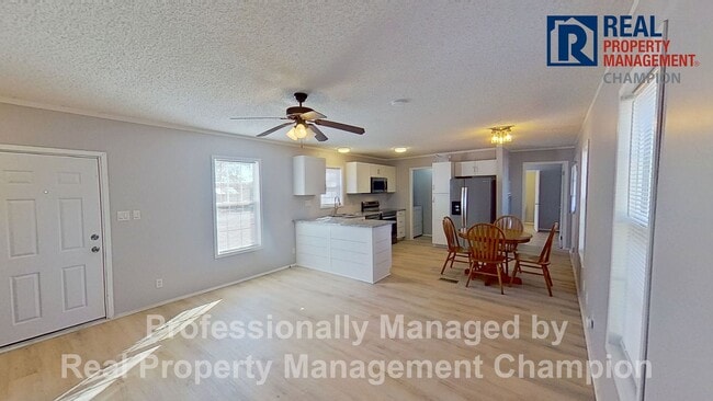 Photo - 2 BD/2 BA Home w/Open Main Living Area and Split Bedrooms