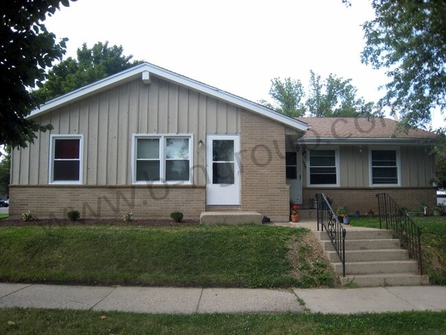 Building Photo - 4705 42nd Ave Unit 4709