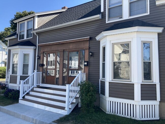 Building Photo - 27 Grove St