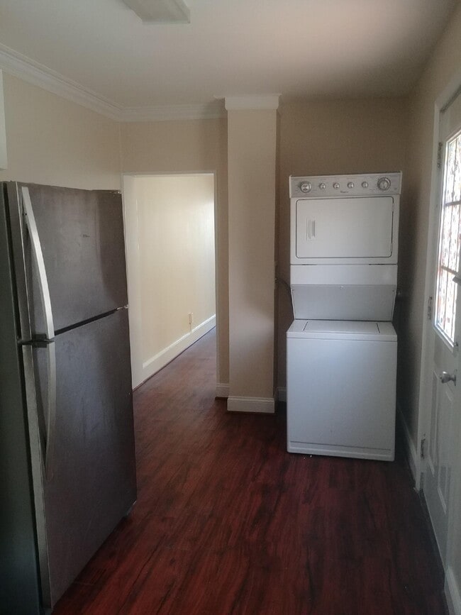 Photo - 110 E South St