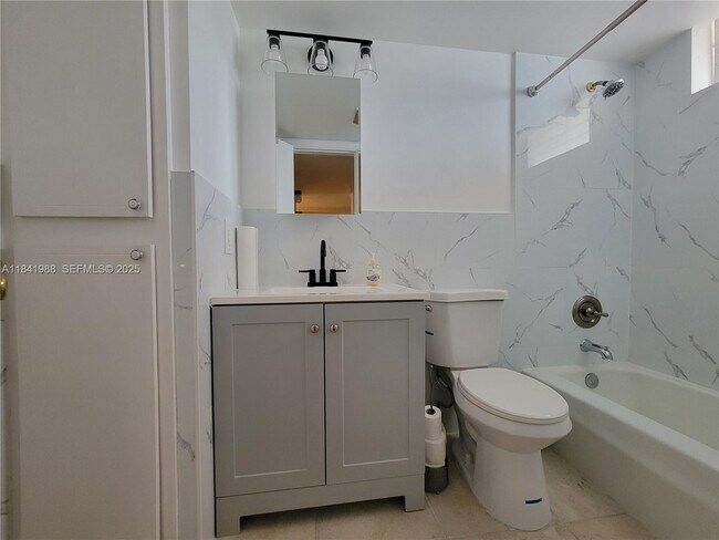 Photo - 2903 Point E Dr Unidad K-210