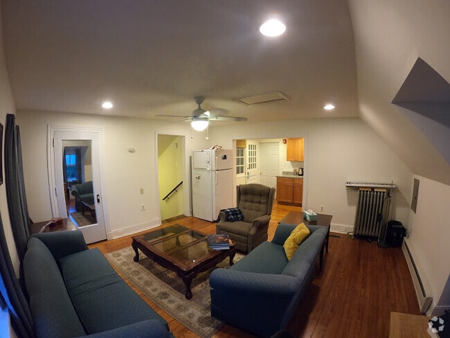 Building Photo - 424 N High St Unit 6 Rental