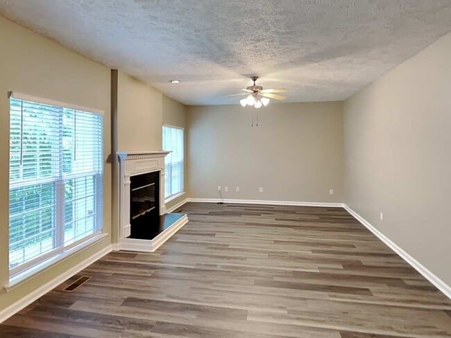 Photo - 6975 Calderwood Dr