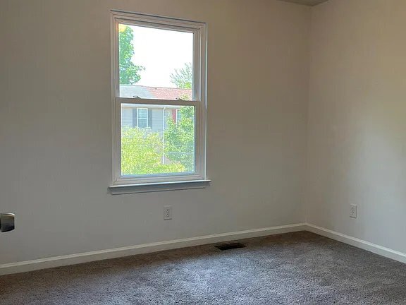 Photo - 1135 E 14th St Unit Room