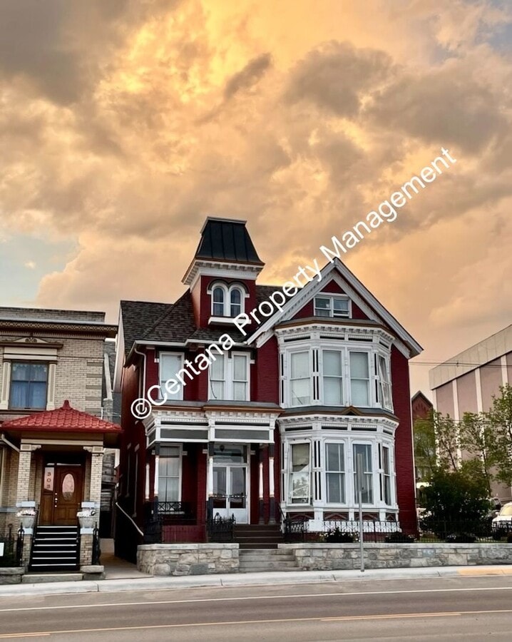 Photo - 301 W Park St Apartment Unit 301 W Park #2