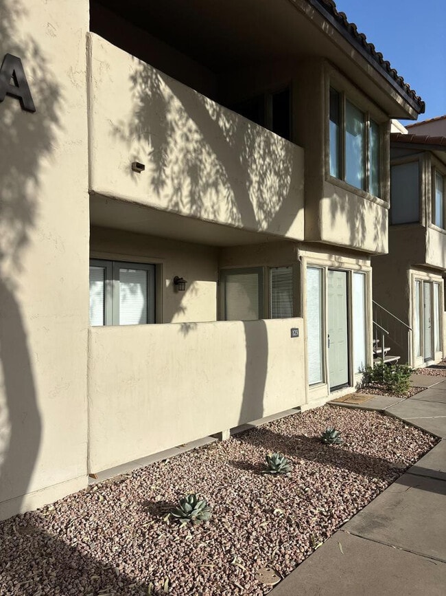 Photo - 1820 E Morten Ave Unit 123