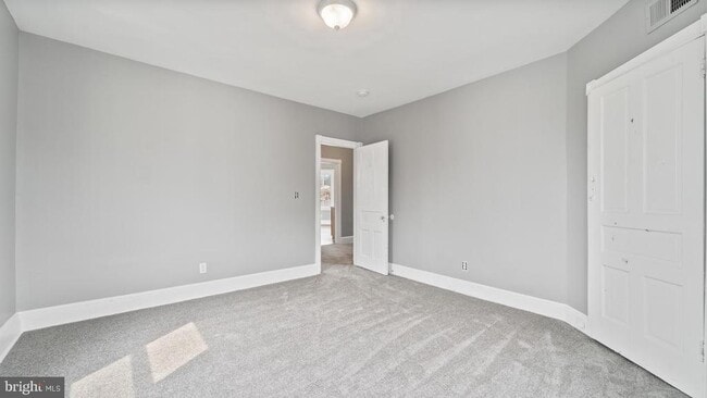 Photo - 203 S Springfield Rd