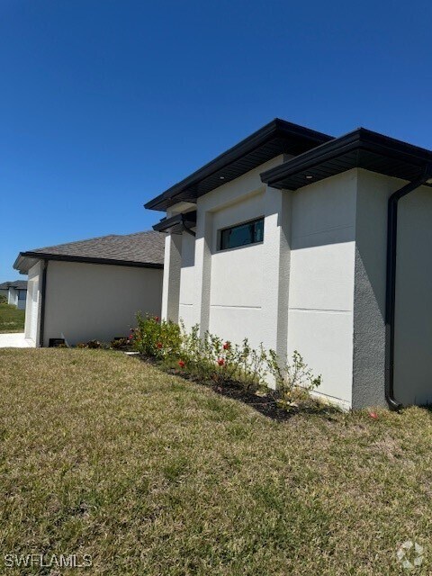 Building Photo - 2101 NW 8th Terrace Rental