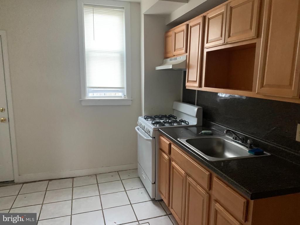 Photo - 6239 N Woodstock St