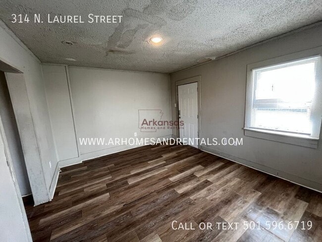 Photo - 314 N Laurel St