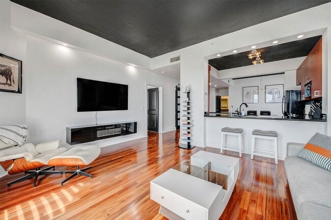 Building Photo - 3505 Sage Rd Unit 2102