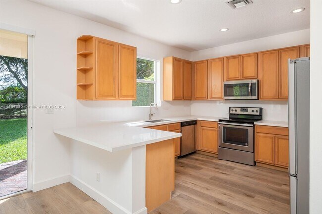 Photo - 19282 Seneca Ave