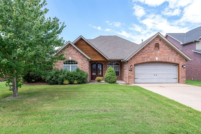 Building Photo - Wonderful Bentonville Home in Quiet Neighborhood