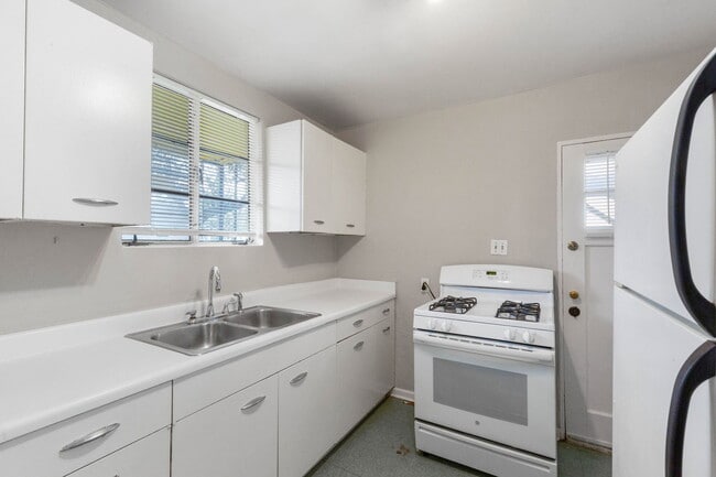 Photo - 3809 Maplewood Ave Unidad A