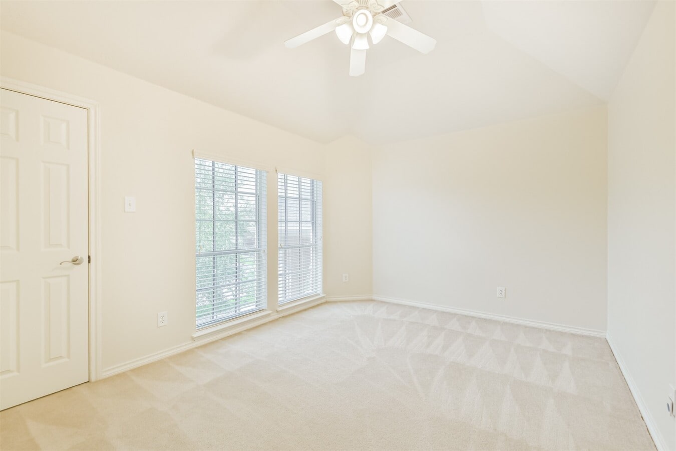 Photo - 11918 Mariposa Canyon Dr