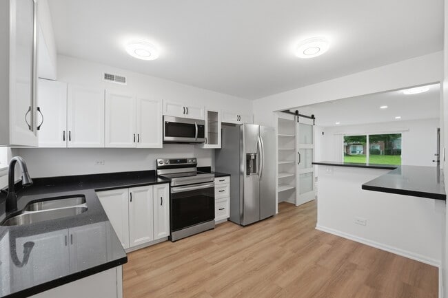 9388 Bay Colony Dr Unit 1S