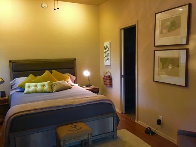 Photo - 2345 E Waverly St