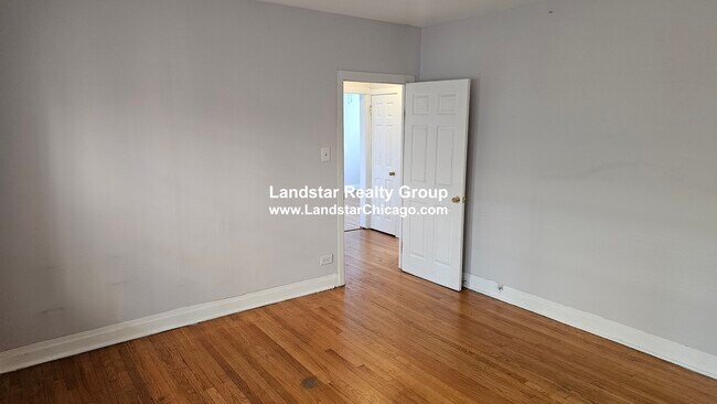 4409 N Kenneth Ave Unit 3A