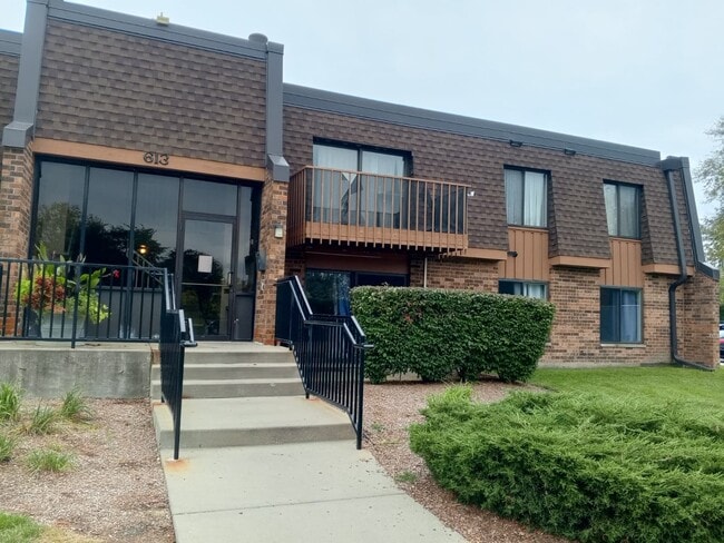 Building Photo - 613 Limerick Ln