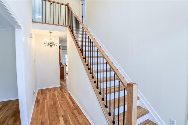 Photo - 1865 Oak Tree Hollow