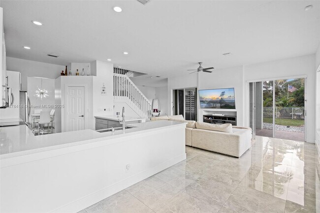 Photo - 13398 SW 28th St