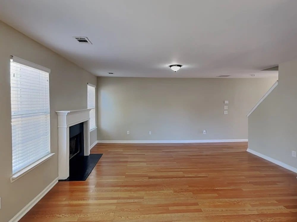 Photo - 7770 Llangollen Way