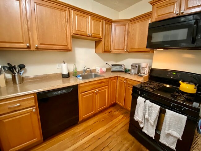 Photo - 97 Calumet St Unit 1