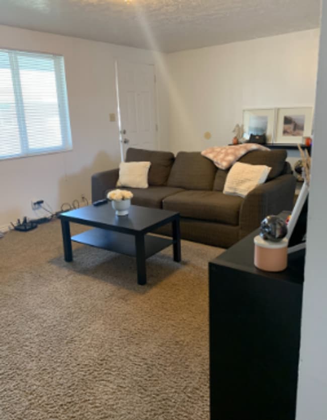 Photo - 377-377 N Main St Unidad 375