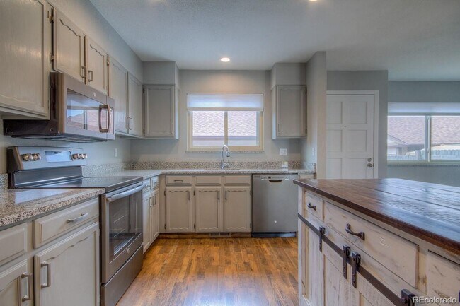 Photo - Updated Home in The Dam East-West!