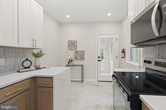 Photo - 908 Fulton St