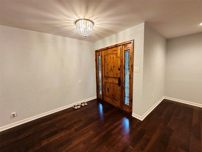 Photo - 9758 Cedardale Dr