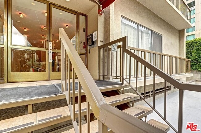 Photo - 10747 Wilshire Blvd Unit 1002