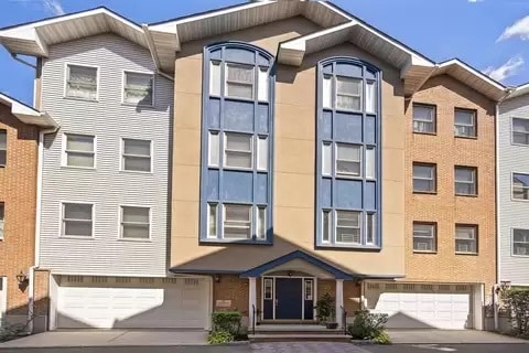 Photo - 620 38th St Condo