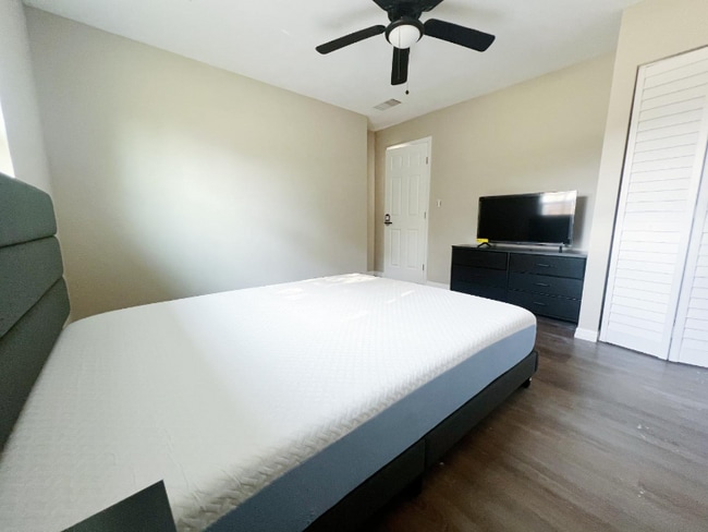 Photo - 1743 W Chapel Dr