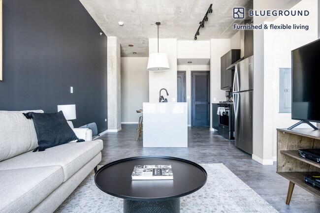 Photo - 939 W Washington Blvd Unidad FL10-ID294